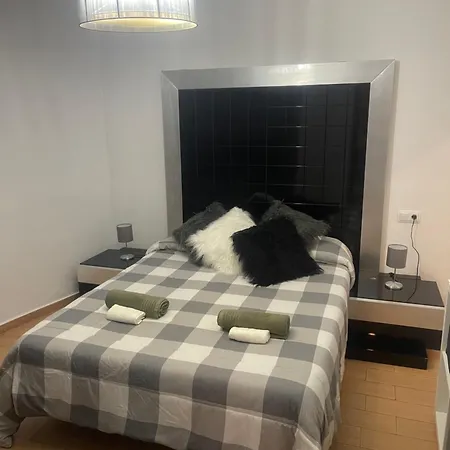 Casita Andaluza Centro Con Parking Sujeto A Disponibilidad Apartment Malaga